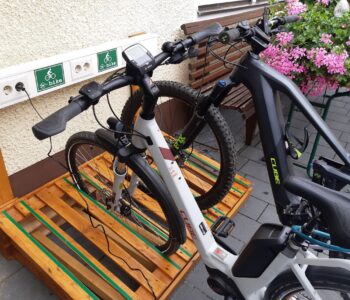 E-Bike_Ladestation_Schlosshof-Zoigl